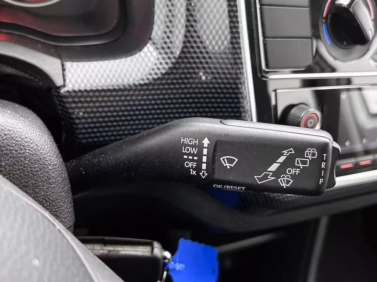 Volkswagen Up! 1.0 | 65 PK | Airco | Maps + More | DAB+ Radio | All Season Banden