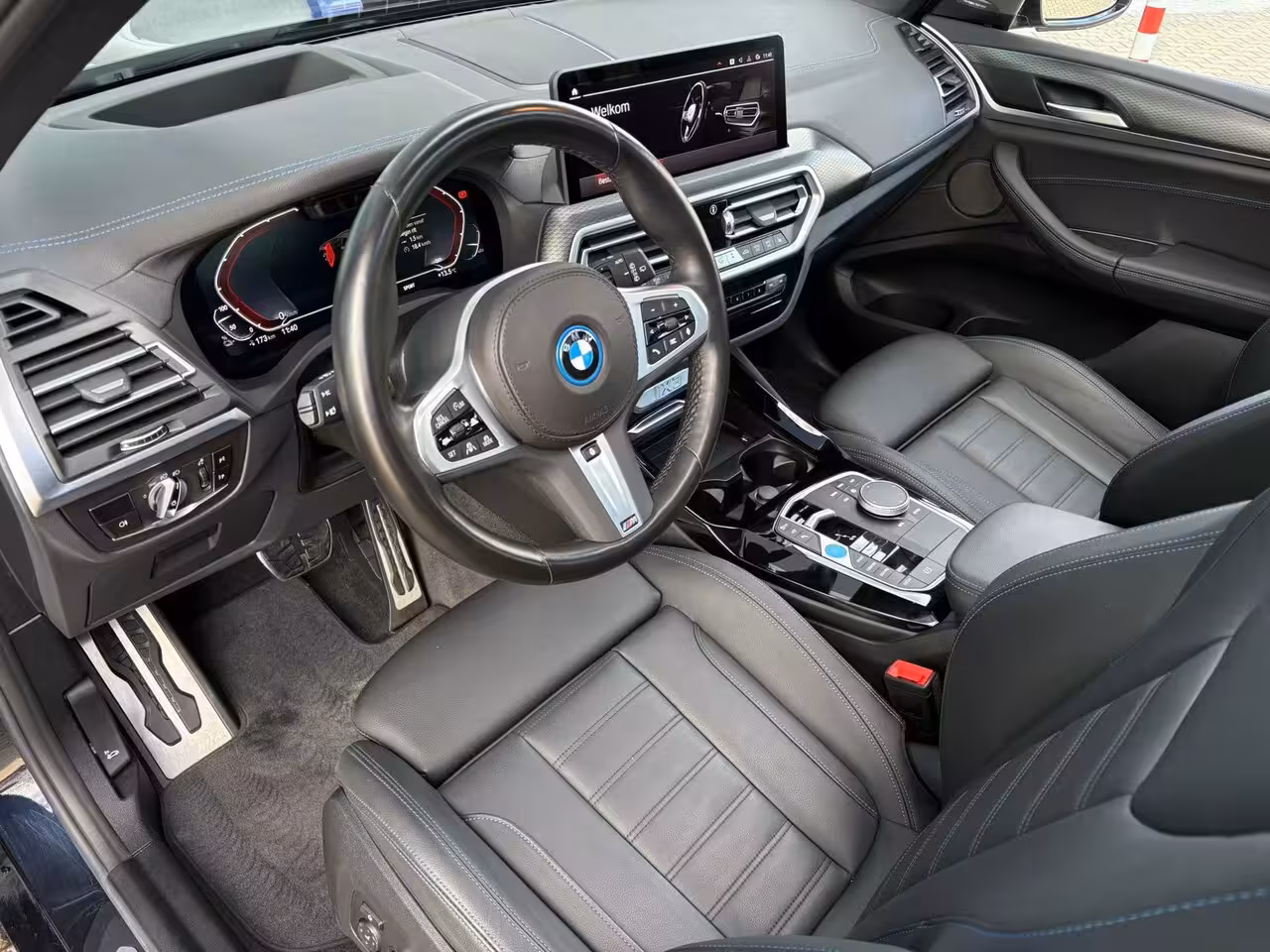BMW iX3 High Executive Edition M-Sport 80 kWh Shadow Line / Driving Assistant / Panoramadak