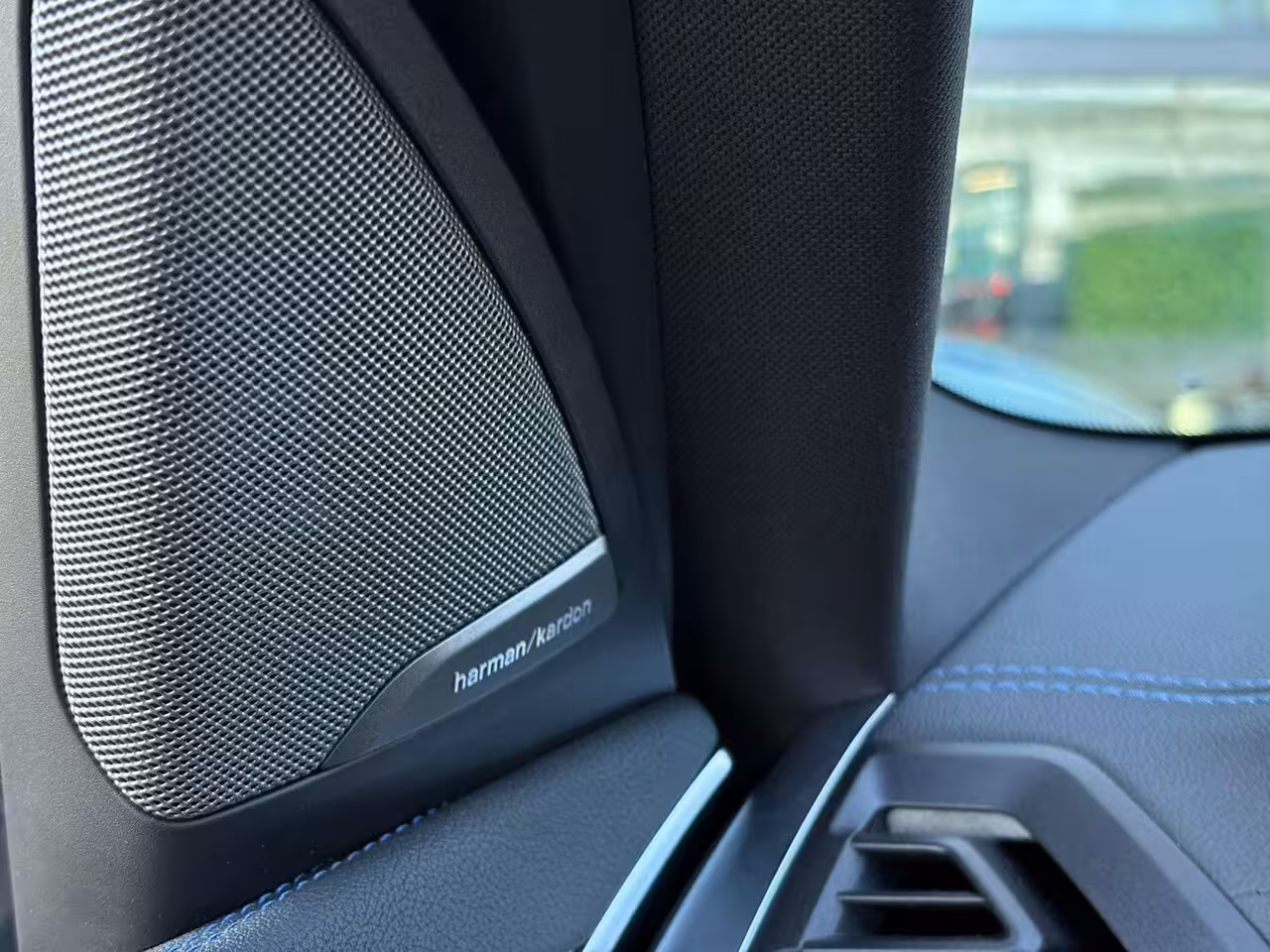 BMW iX3 High Executive Edition M-Sport 80 kWh Shadow Line / Driving Assistant / Panoramadak