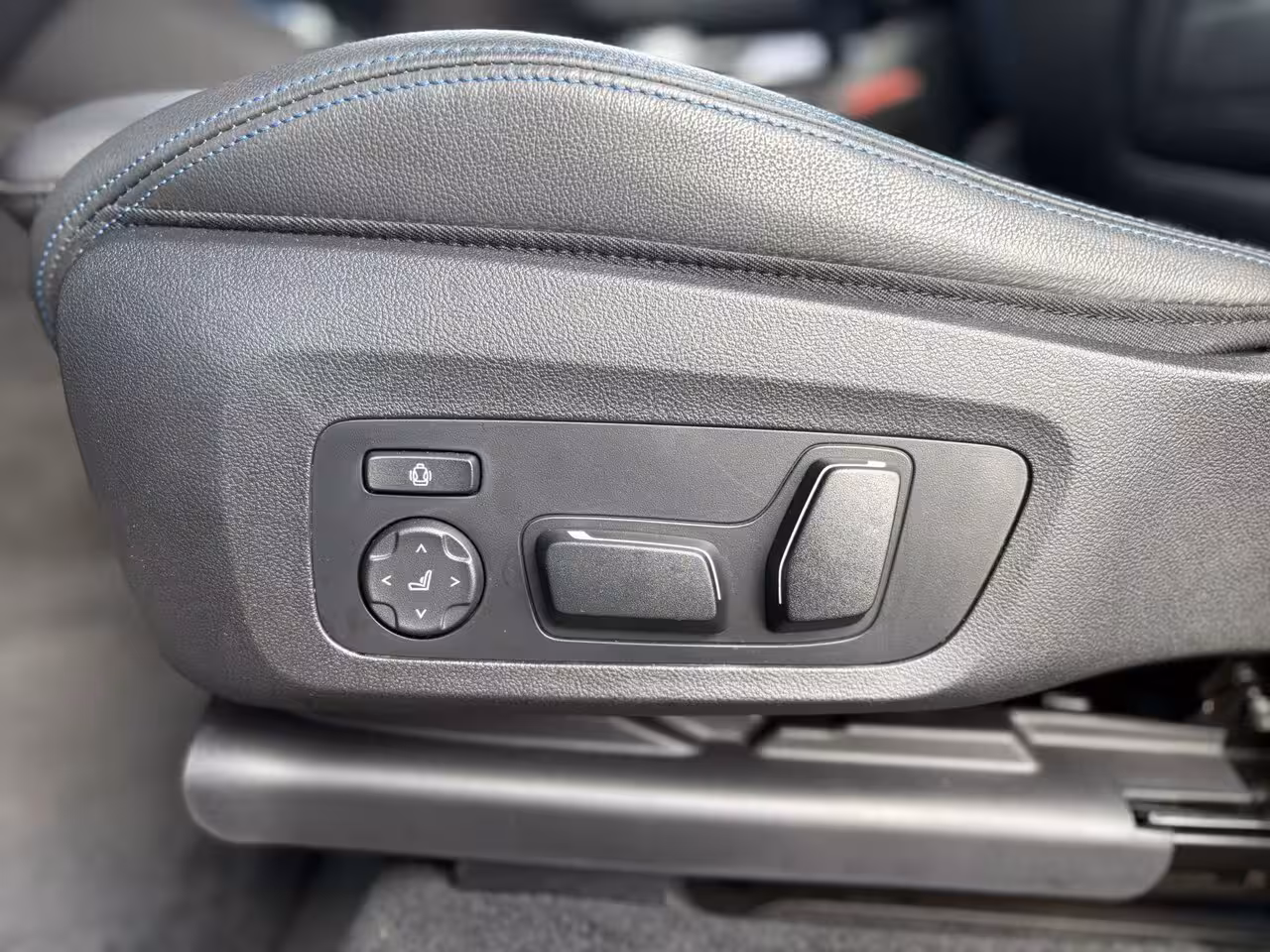 BMW iX3 High Executive Edition M-Sport 80 kWh Shadow Line / Driving Assistant / Panoramadak