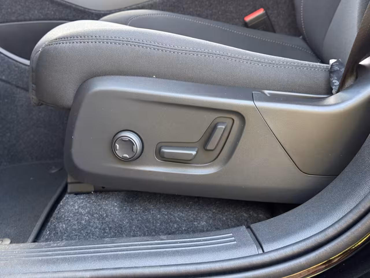 Volvo EX40 Single Engine Extended Range Plus Europa
