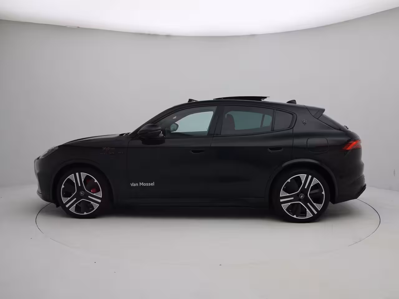 Maserati Grecale AWD Folgore 105kWh | Sonus faber audio | 3D Carbon Trim | Panorama dak | Voorraad model |