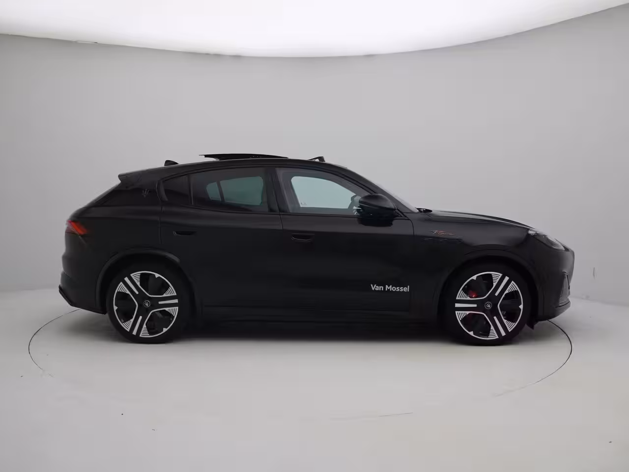 Maserati Grecale AWD Folgore 105kWh | Sonus faber audio | 3D Carbon Trim | Panorama dak | Voorraad model |