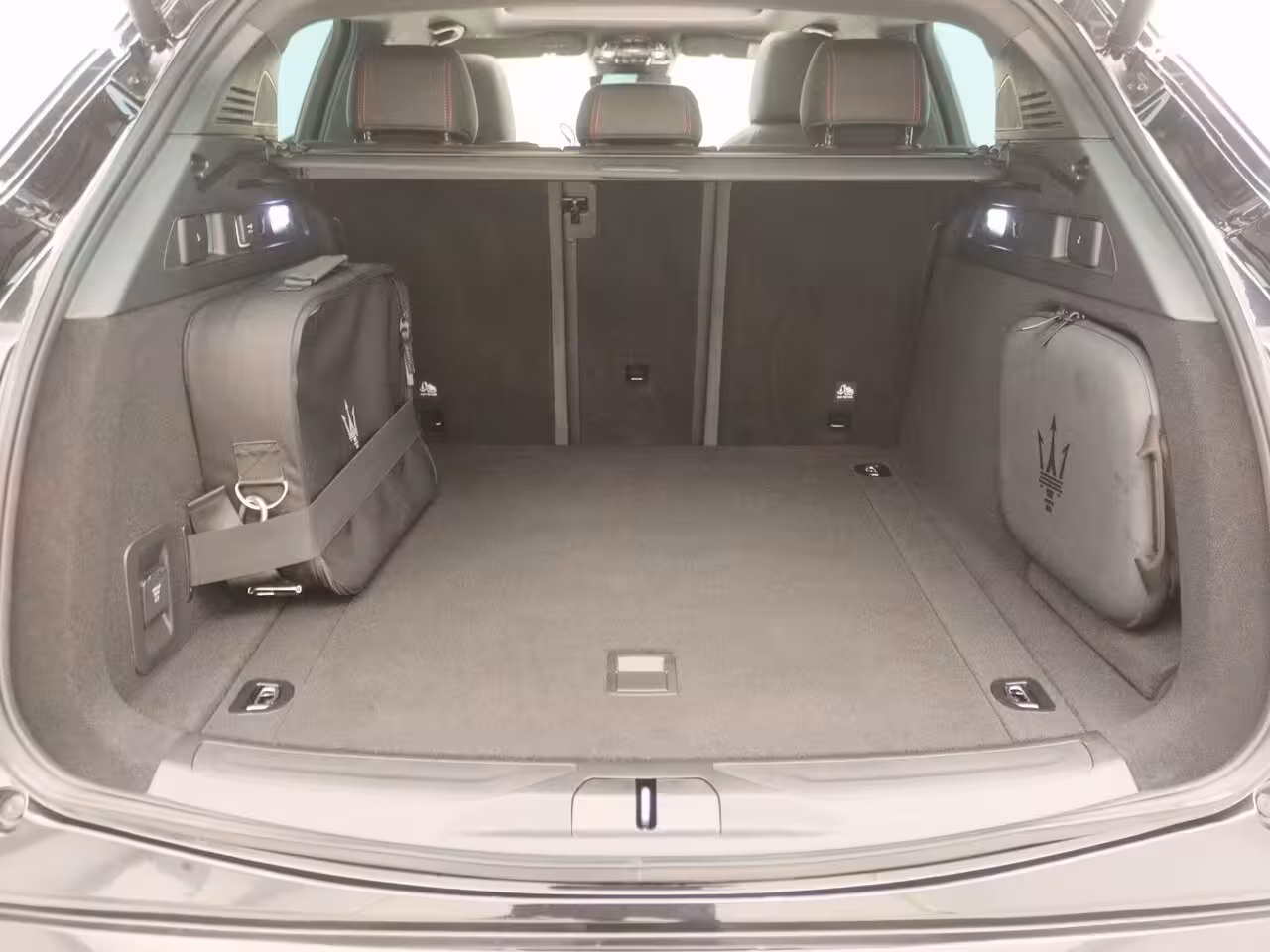 Maserati Grecale AWD Folgore 105kWh | Sonus faber audio | 3D Carbon Trim | Panorama dak | Voorraad model |