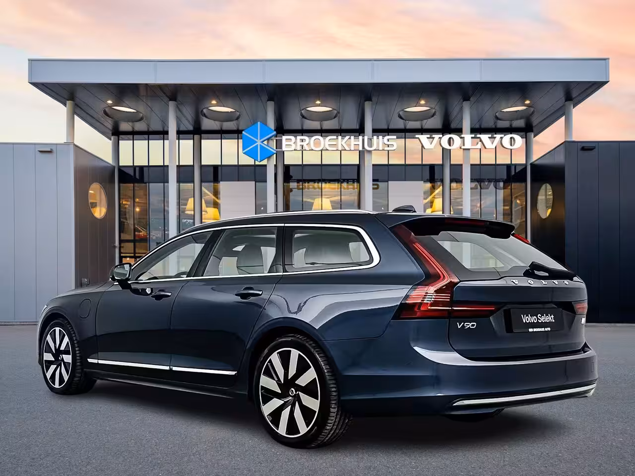 Volvo V90 T6 Recharge Long Range Plus Bright | 19" | Luchtvering | Panoramadak | Elektr. verst. Stoe