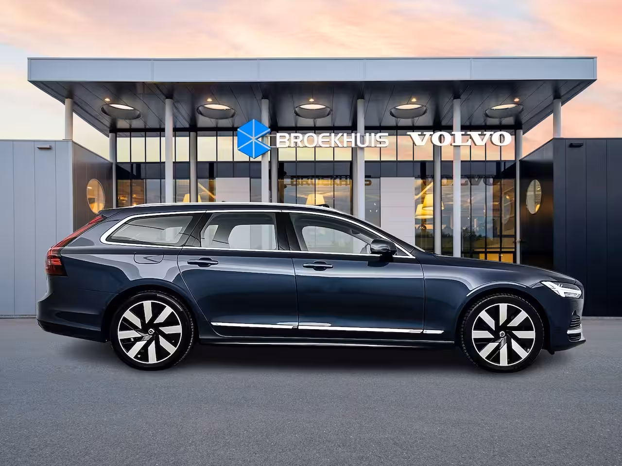 Volvo V90 T6 Recharge Long Range Plus Bright | 19" | Luchtvering | Panoramadak | Elektr. verst. Stoe