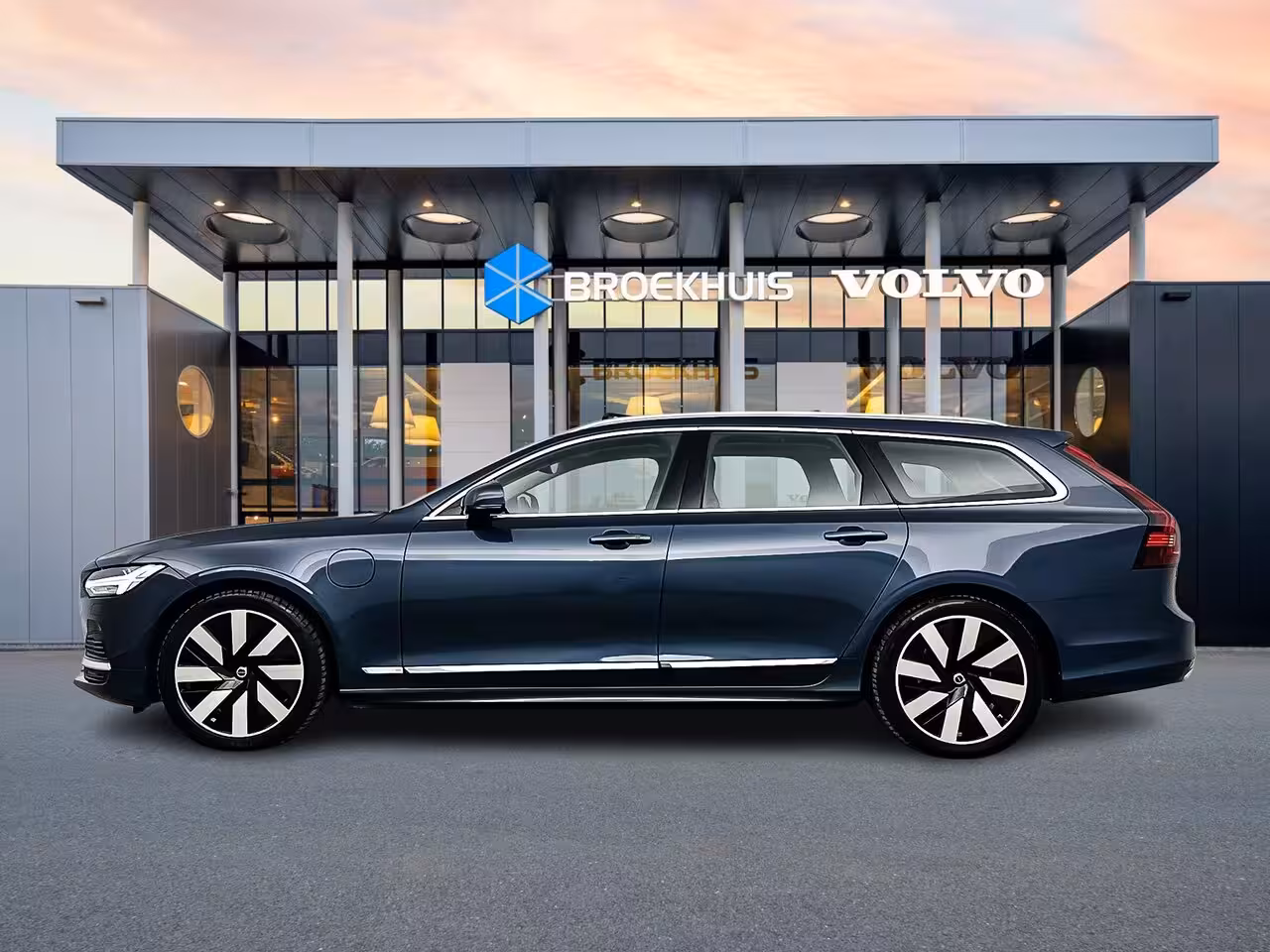 Volvo V90 T6 Recharge Long Range Plus Bright | 19" | Luchtvering | Panoramadak | Elektr. verst. Stoe