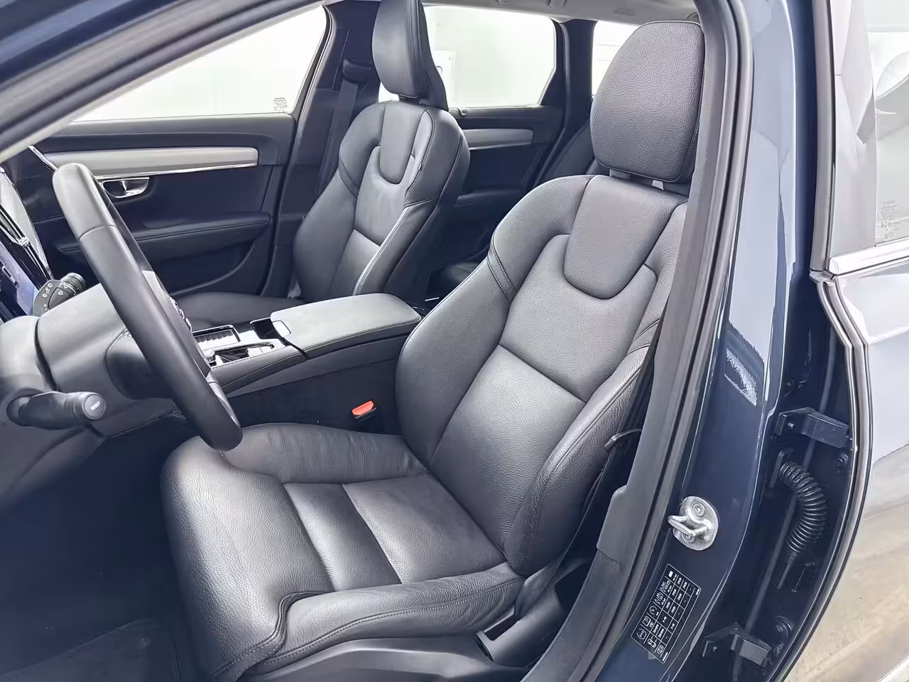 Volvo V90 T6 Recharge Long Range Plus Bright | 19" | Luchtvering | Panoramadak | Elektr. verst. Stoe