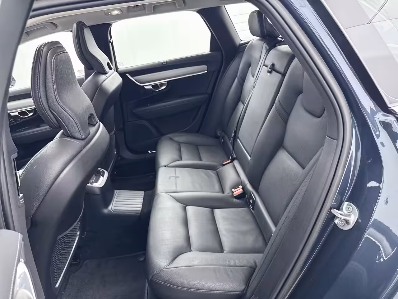 Volvo V90 T6 Recharge Long Range Plus Bright | 19" | Luchtvering | Panoramadak | Elektr. verst. Stoe