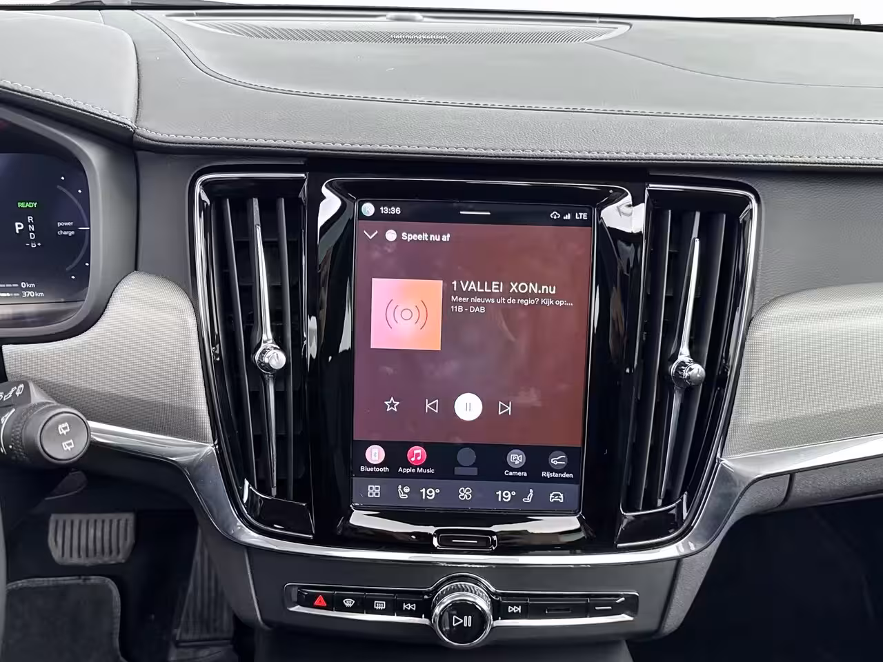 Volvo V90 T6 Recharge Long Range Plus Bright | 19" | Luchtvering | Panoramadak | Elektr. verst. Stoe