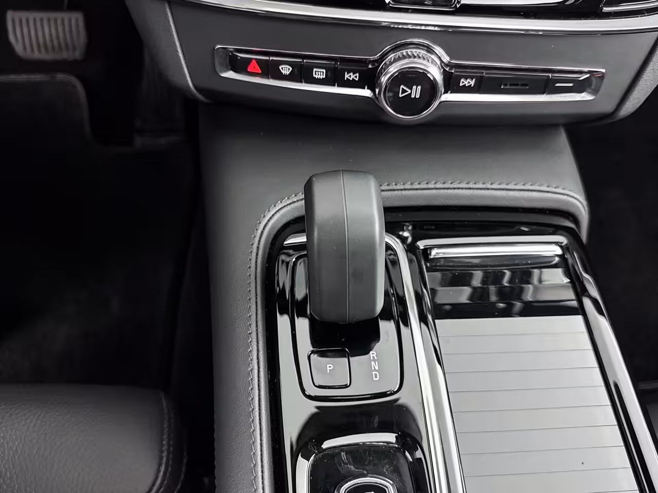 Volvo V90 T6 Recharge Long Range Plus Bright | 19" | Luchtvering | Panoramadak | Elektr. verst. Stoe