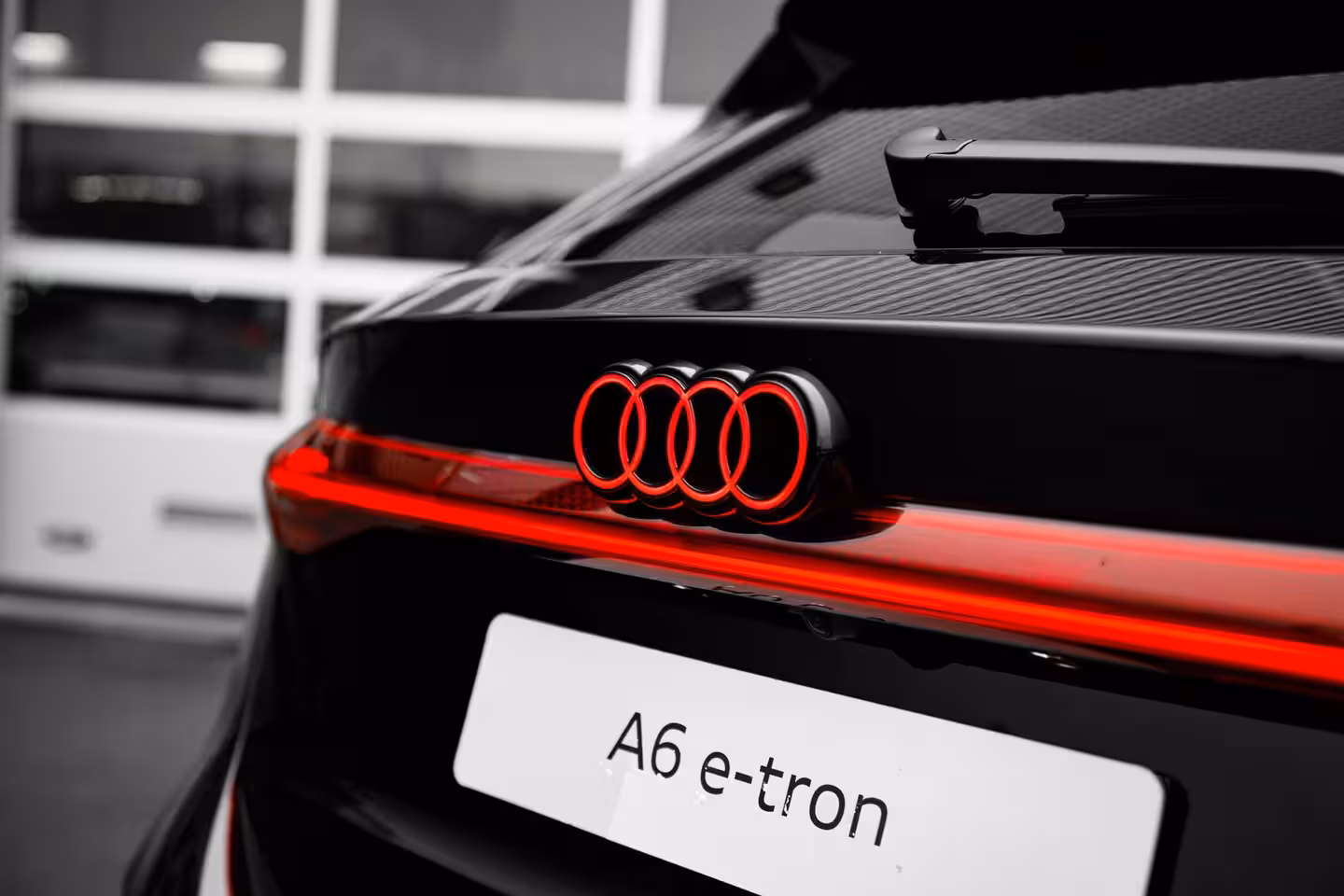 Audi A6 Avant e-tron S edition | smartphone interface | Comfortsleutel | Elektrisch instelbare voorstoelen