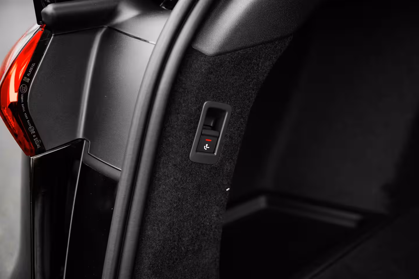 Audi A6 Avant e-tron S edition | smartphone interface | Comfortsleutel | Elektrisch instelbare voorstoelen