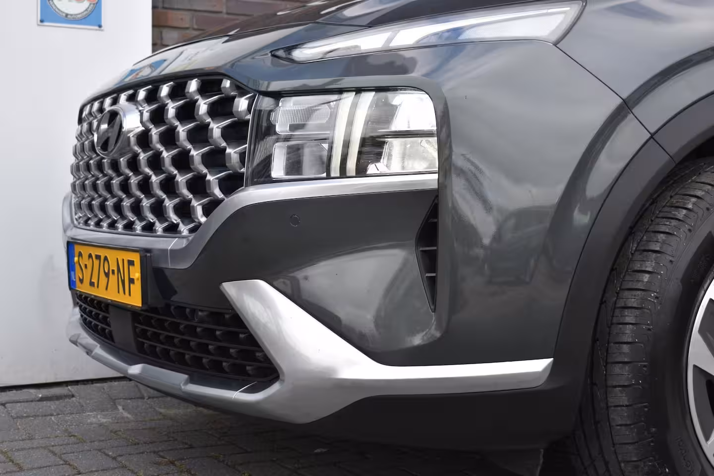 Hyundai Santa Fe 1.6 T-GDI HEV LEDER PANODAK LMV NAVI