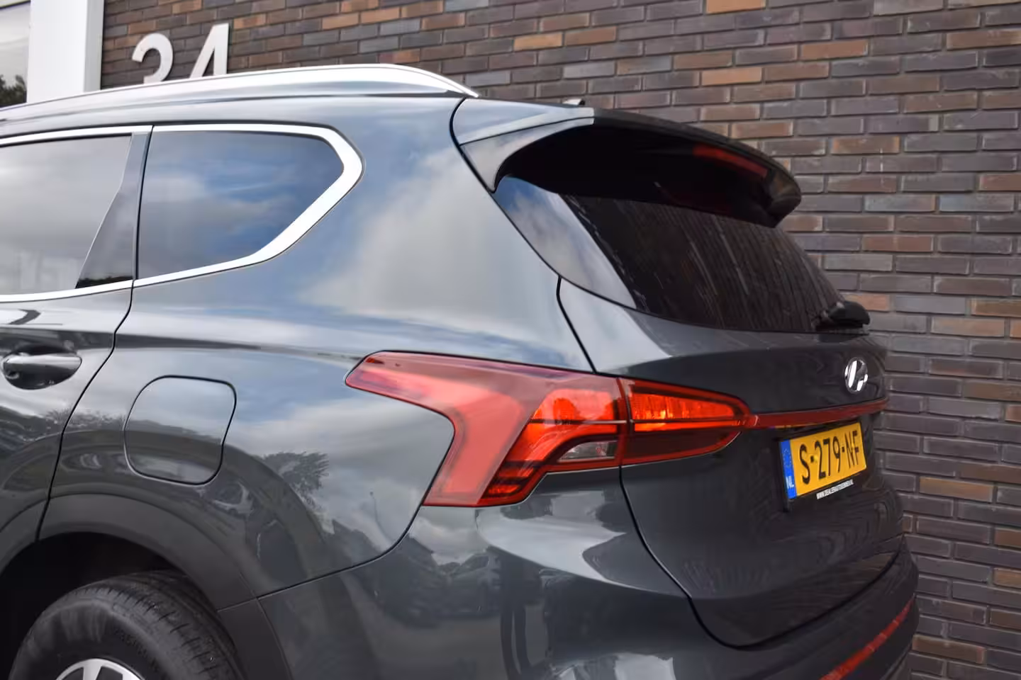 Hyundai Santa Fe 1.6 T-GDI HEV LEDER PANODAK LMV NAVI