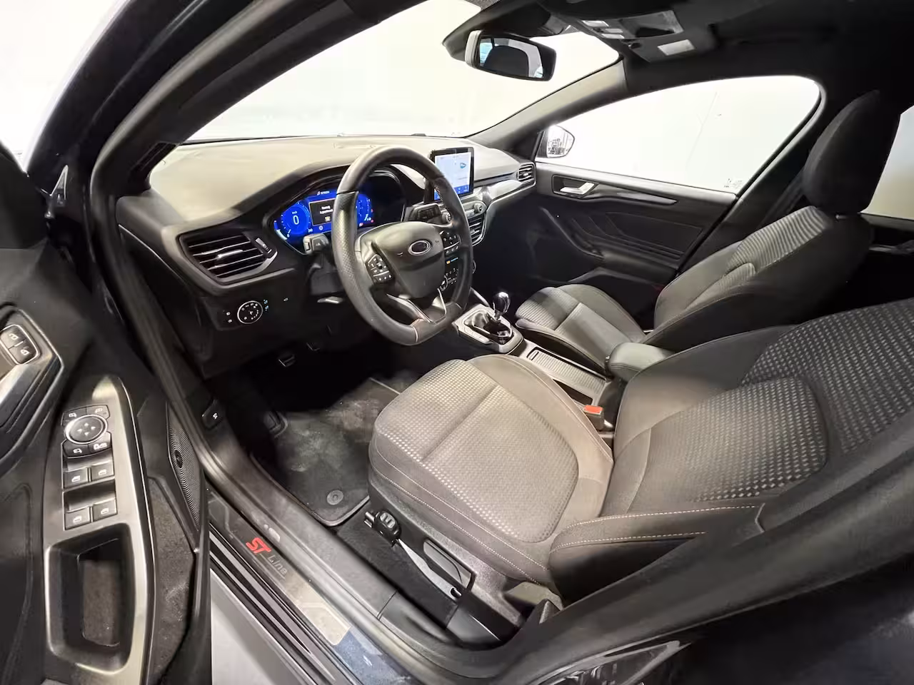 Ford Focus Wagon 1.0 EcoBoost Hybrid ST Line X Business | Navigatie/Android/Apple Carplay | LM Velgen 17" |