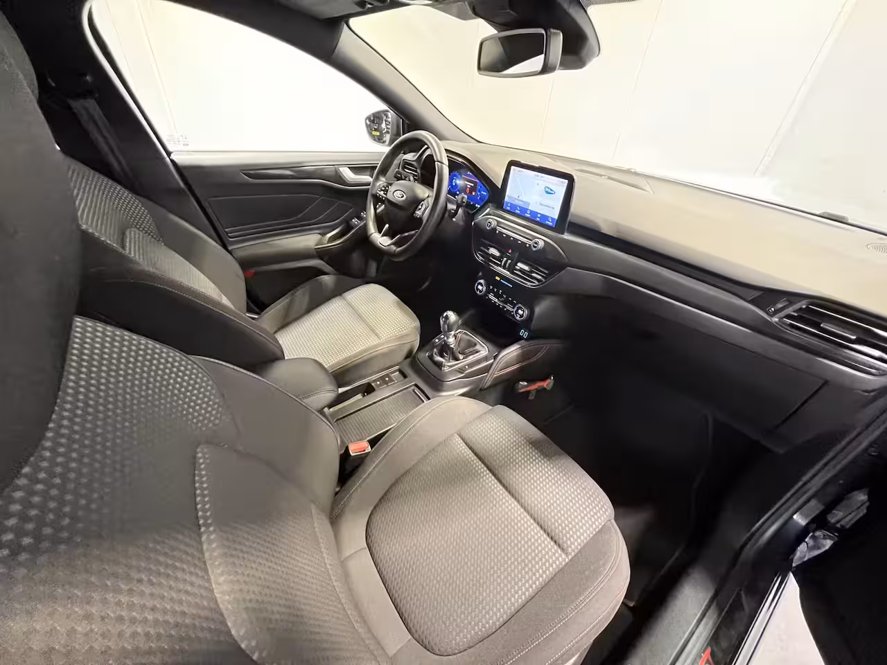 Ford Focus Wagon 1.0 EcoBoost Hybrid ST Line X Business | Navigatie/Android/Apple Carplay | LM Velgen 17" |