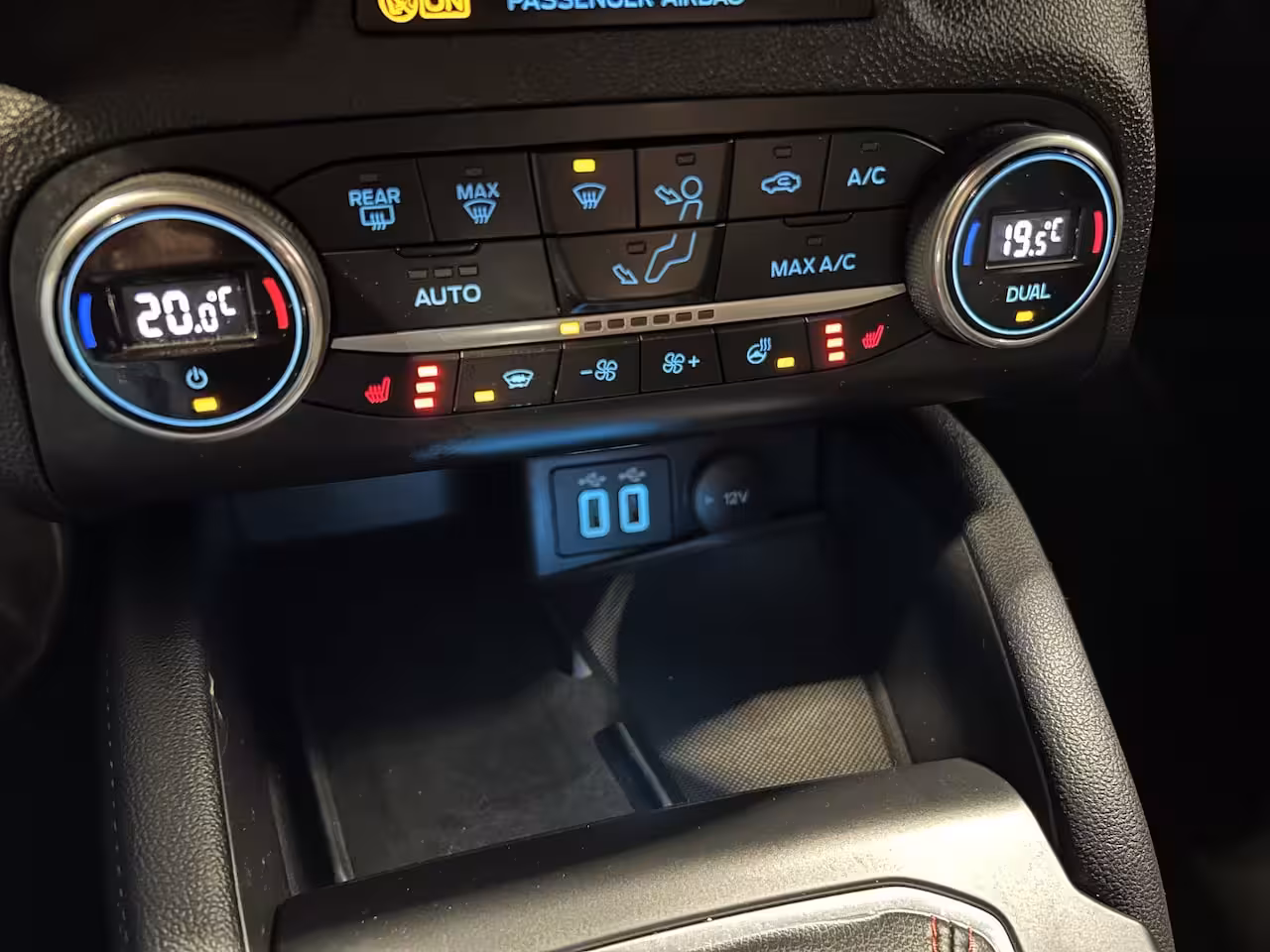 Ford Focus Wagon 1.0 EcoBoost Hybrid ST Line X Business | Navigatie/Android/Apple Carplay | LM Velgen 17" |