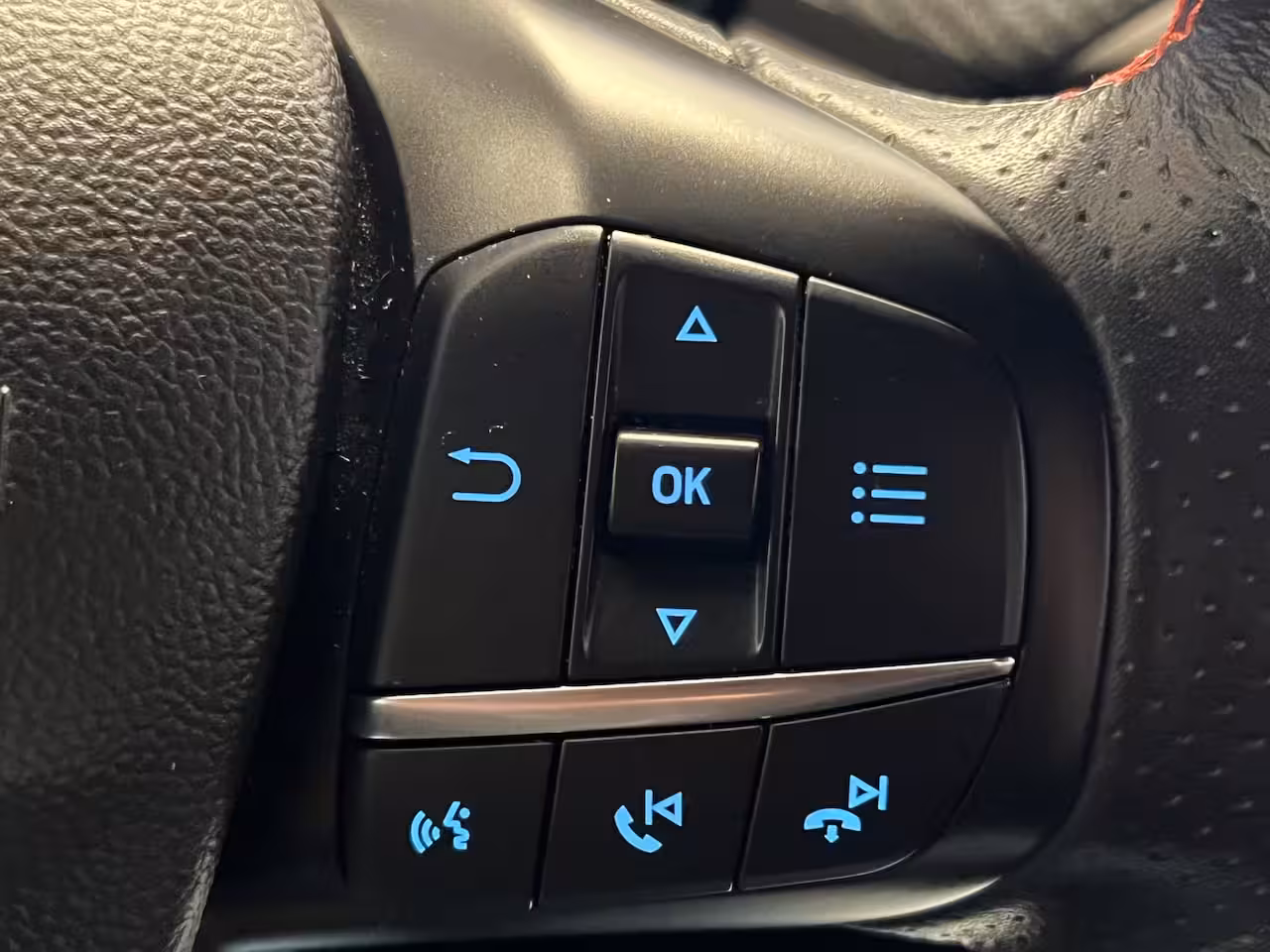 Ford Focus Wagon 1.0 EcoBoost Hybrid ST Line X Business | Navigatie/Android/Apple Carplay | LM Velgen 17" |