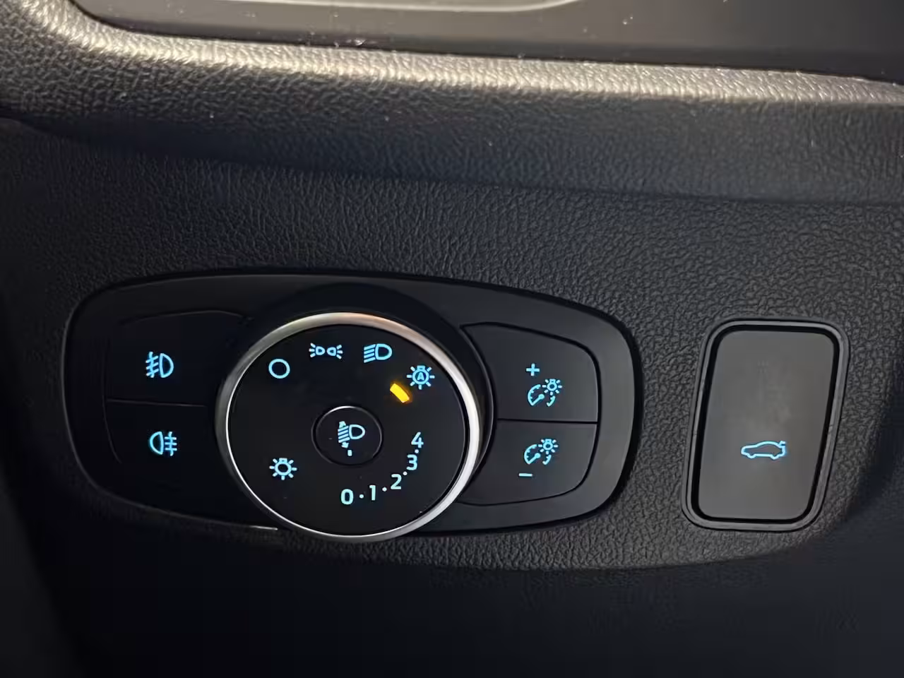 Ford Focus Wagon 1.0 EcoBoost Hybrid ST Line X Business | Navigatie/Android/Apple Carplay | LM Velgen 17" |