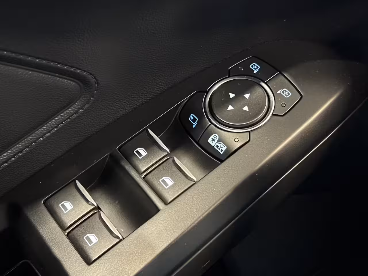 Ford Focus Wagon 1.0 EcoBoost Hybrid ST Line X Business | Navigatie/Android/Apple Carplay | LM Velgen 17" |