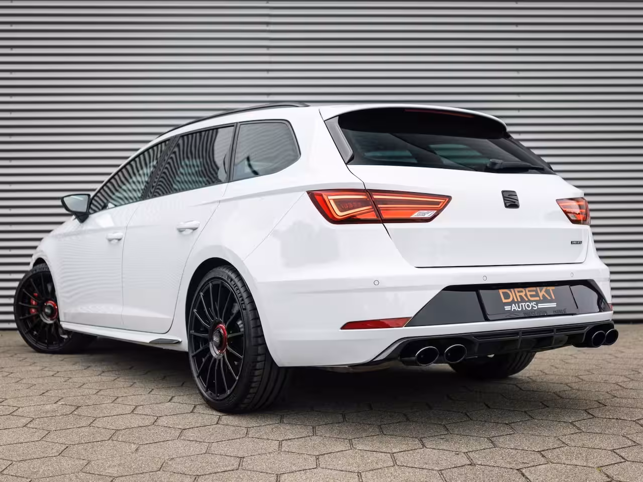Seat Leon ST 2.0 TSI CUPRA 4DRIVE CARBON EDITION PANO BREMBO