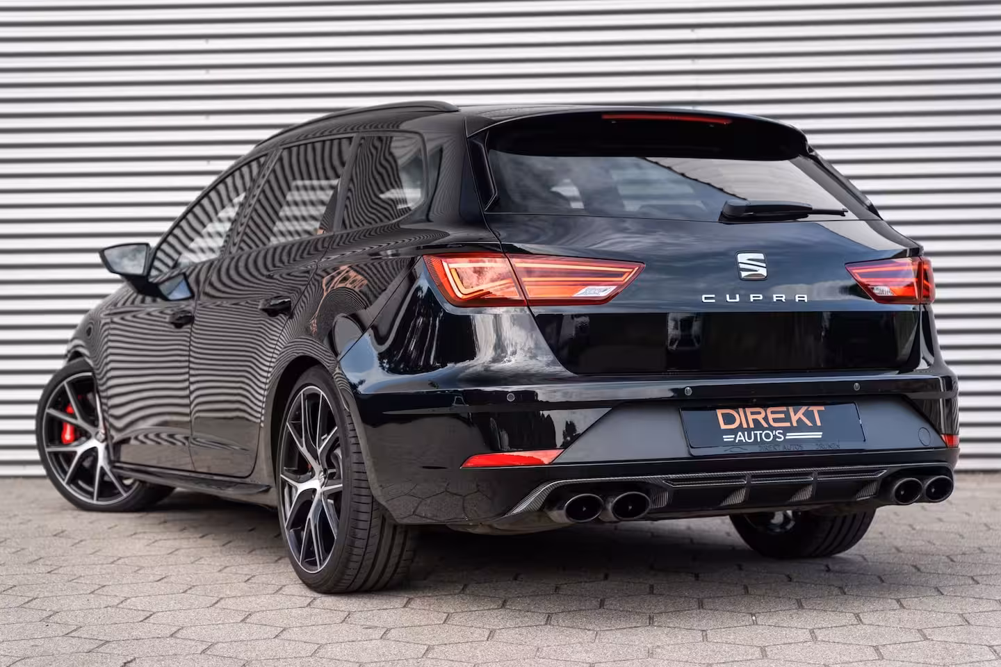 Seat Leon ST 2.0 TSI 4DRIVE CUPRA CARBON EDITION PANO BEATS