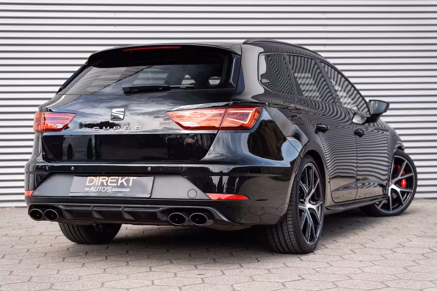 Seat Leon ST 2.0 TSI 4DRIVE CUPRA CARBON EDITION PANO BEATS