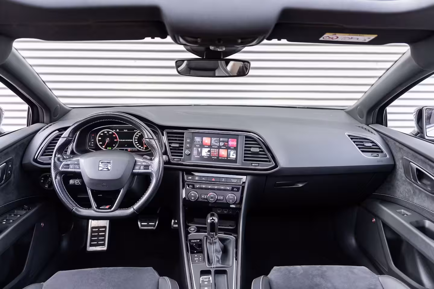 Seat Leon ST 2.0 TSI 4DRIVE CUPRA CARBON EDITION PANO BEATS