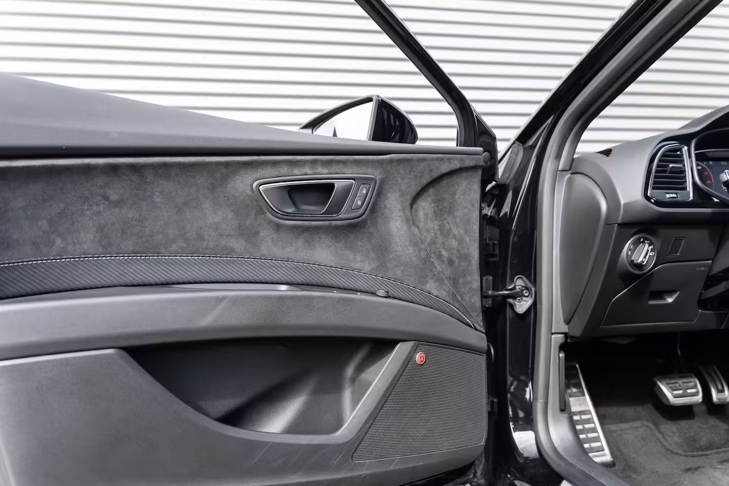 Seat Leon ST 2.0 TSI 4DRIVE CUPRA CARBON EDITION PANO BEATS