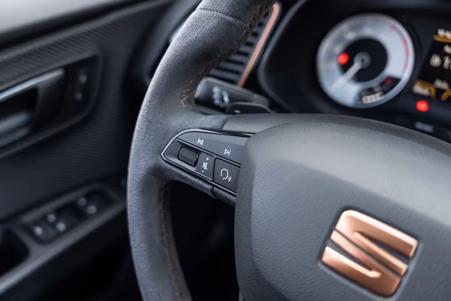 Seat Leon 2.0 TSI CUPRA R DSG CARBON BREMBO BEATS 487/799