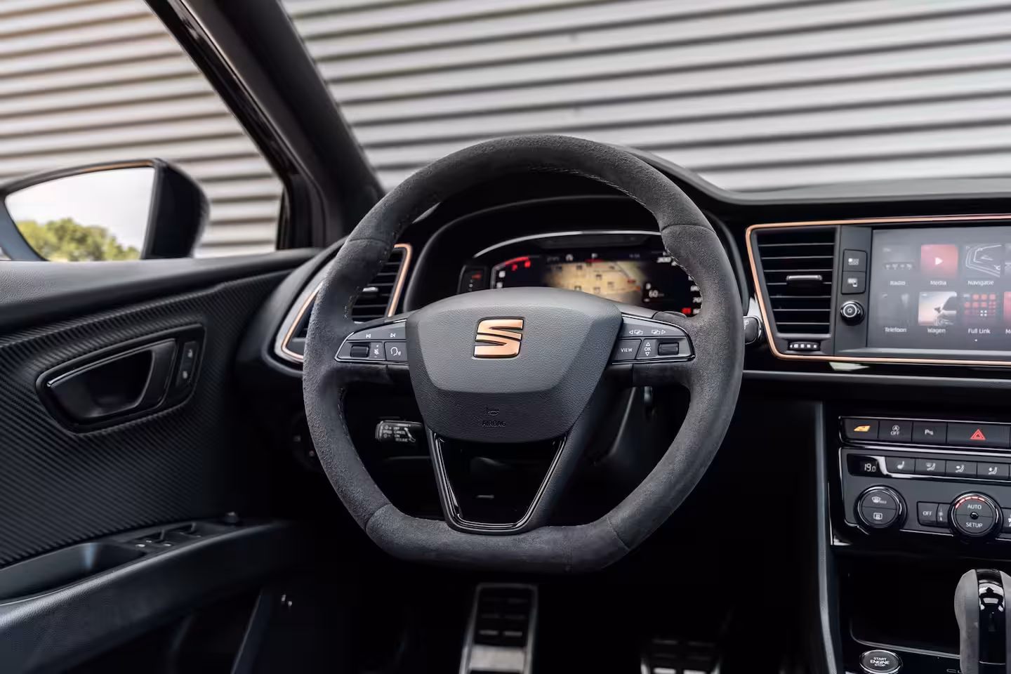 Seat Leon ST 2.0 TSI CUPRA R 4DRIVE PANO CARBON BREMBO BEATS