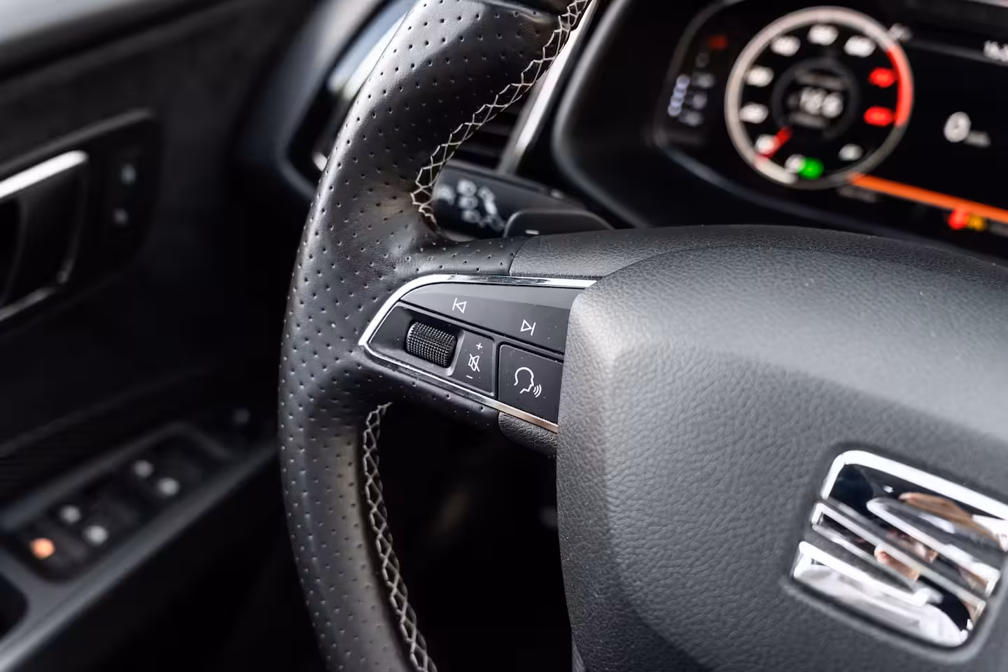Seat Leon 2.0 TSI CUPRA 300 PERFORMANCE BREMBO BEATS PANO