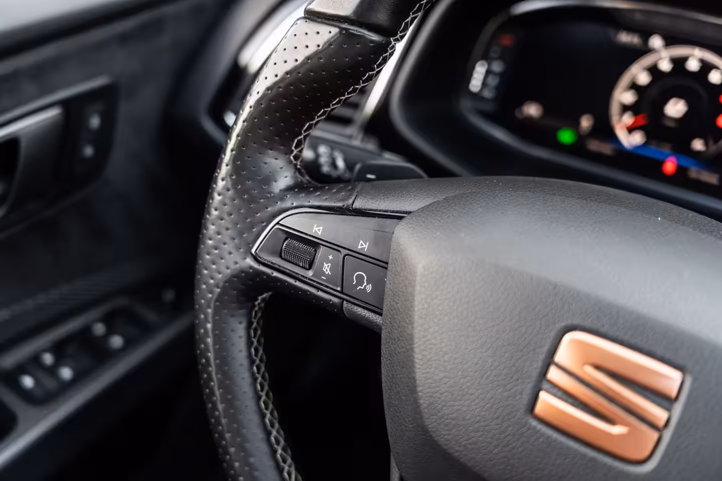 Seat Leon 2.0 TSI ULTIMATE EDITION CUPRA PANO BEATS VIRTUAL