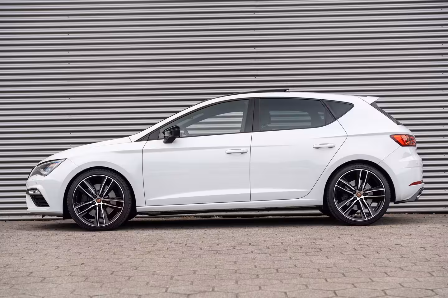 Seat Leon 2.0 TSI CUPRA PANORAMA BEATS VIRTUAL APPLE CARPLAY