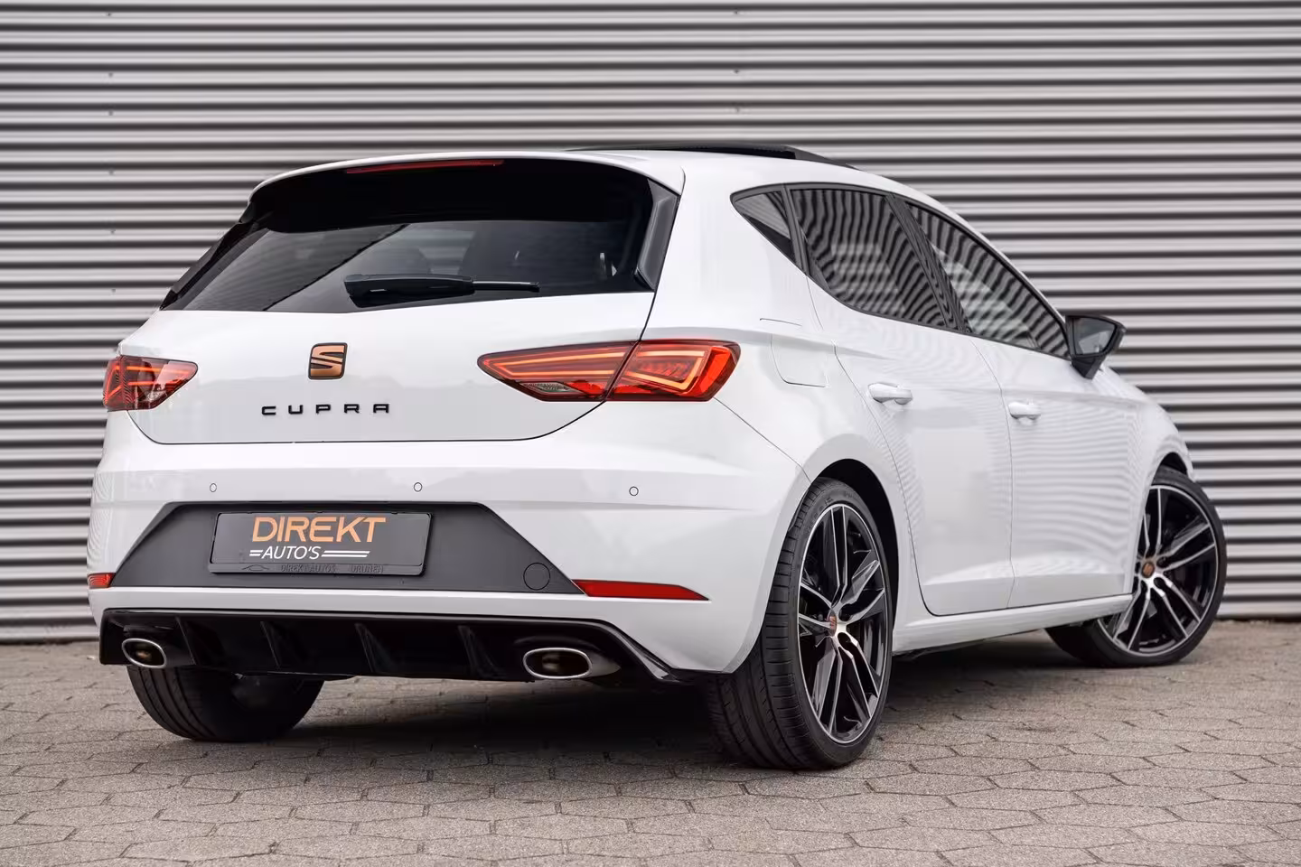 Seat Leon 2.0 TSI CUPRA PANORAMA BEATS VIRTUAL APPLE CARPLAY