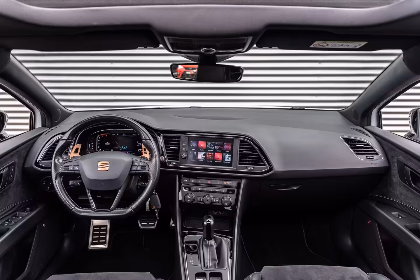 Seat Leon 2.0 TSI CUPRA PANORAMA BEATS VIRTUAL APPLE CARPLAY