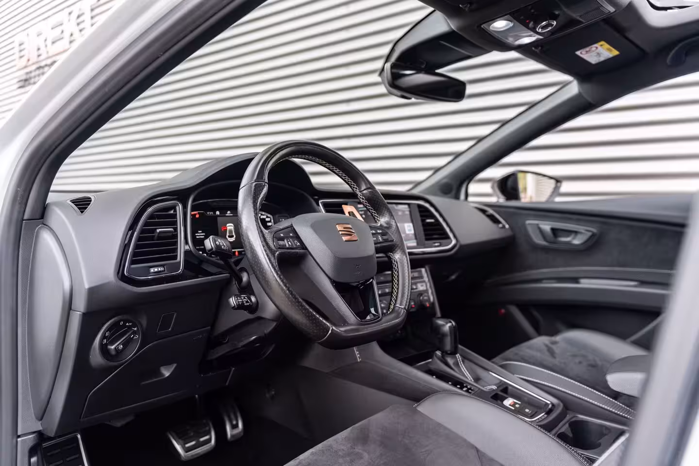Seat Leon 2.0 TSI CUPRA PANORAMA BEATS VIRTUAL APPLE CARPLAY