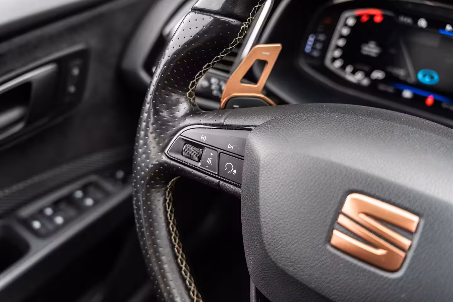 Seat Leon 2.0 TSI CUPRA PANORAMA BEATS VIRTUAL APPLE CARPLAY