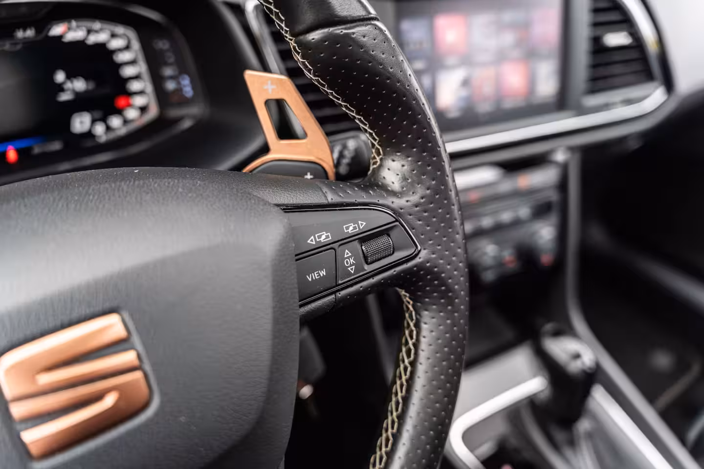 Seat Leon 2.0 TSI CUPRA PANORAMA BEATS VIRTUAL APPLE CARPLAY