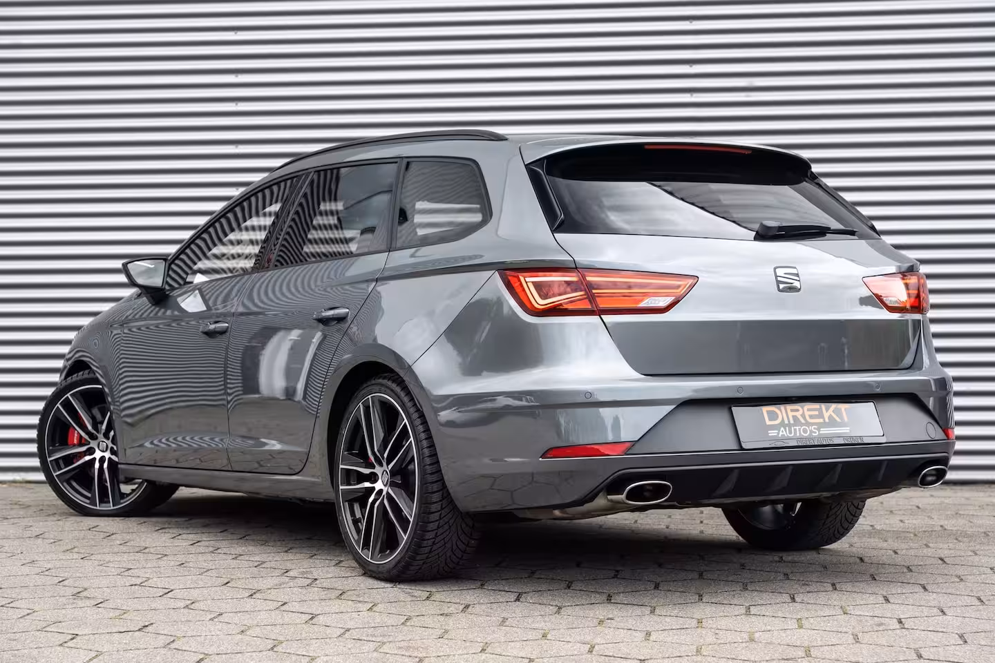 Seat Leon ST 2.0 TSI CUPRA 300 4DRIVE PANO SEATSOUND VIRTUAL
