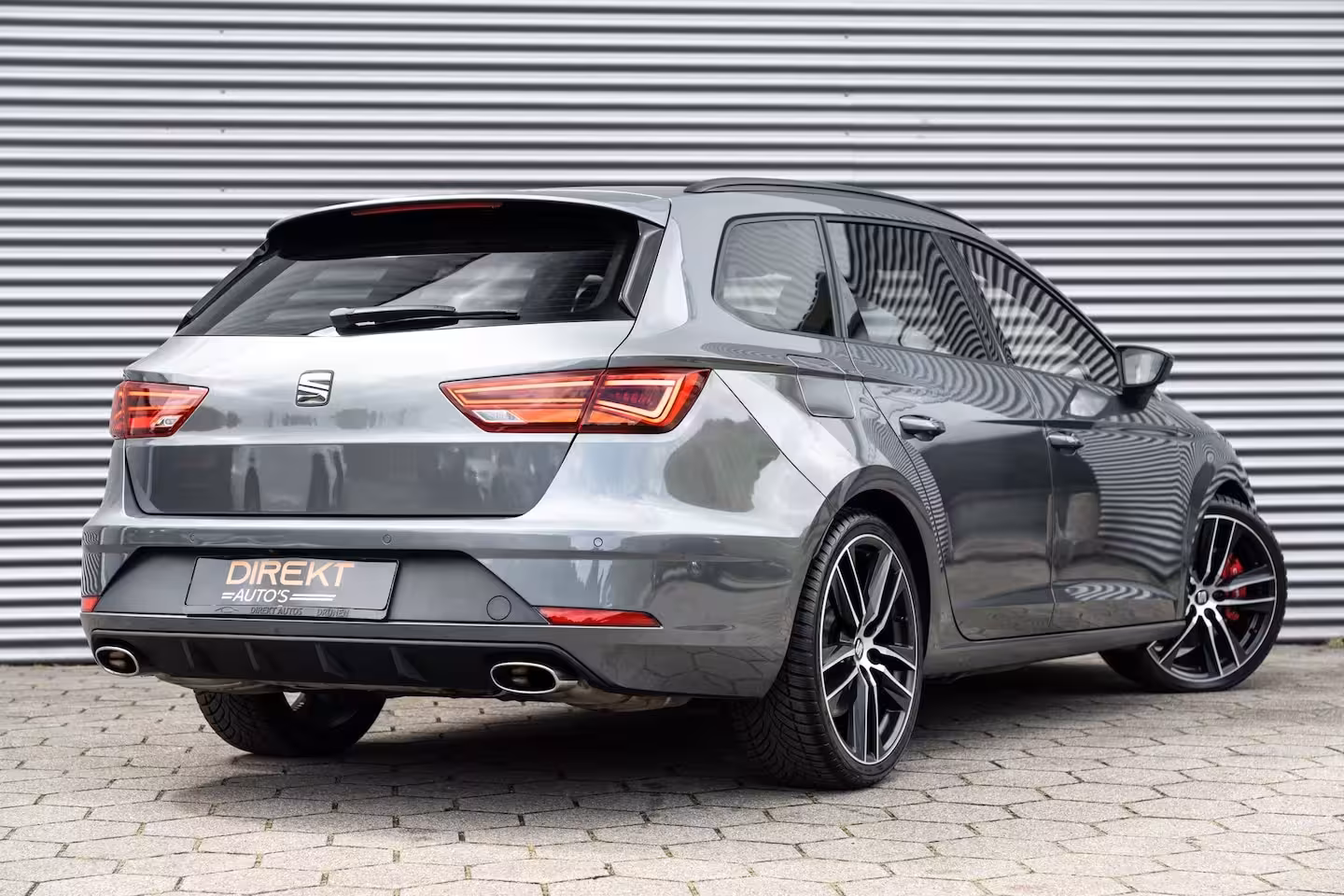 Seat Leon ST 2.0 TSI CUPRA 300 4DRIVE PANO SEATSOUND VIRTUAL