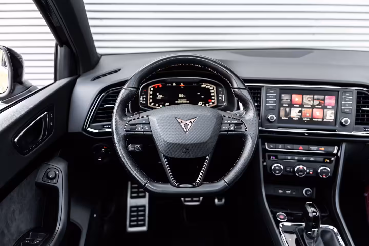 Cupra Ateca 2.0 TSI 4DRIVE PANO BREMBO BEATS VIRTUAL CAMERA