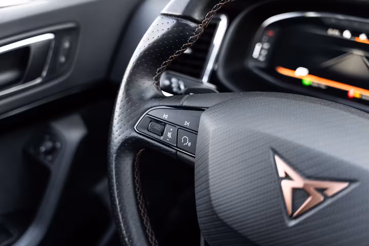 Cupra Ateca 2.0 TSI 4DRIVE PANO BREMBO BEATS VIRTUAL CAMERA