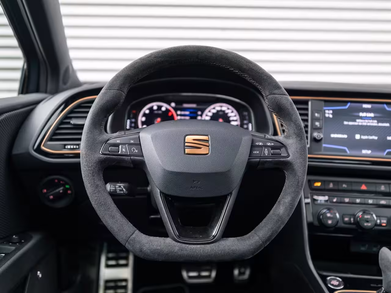 Seat Leon ST 2.0 TSI CUPRA R 4DRIVE PANO CARBON BREMBO BEATS