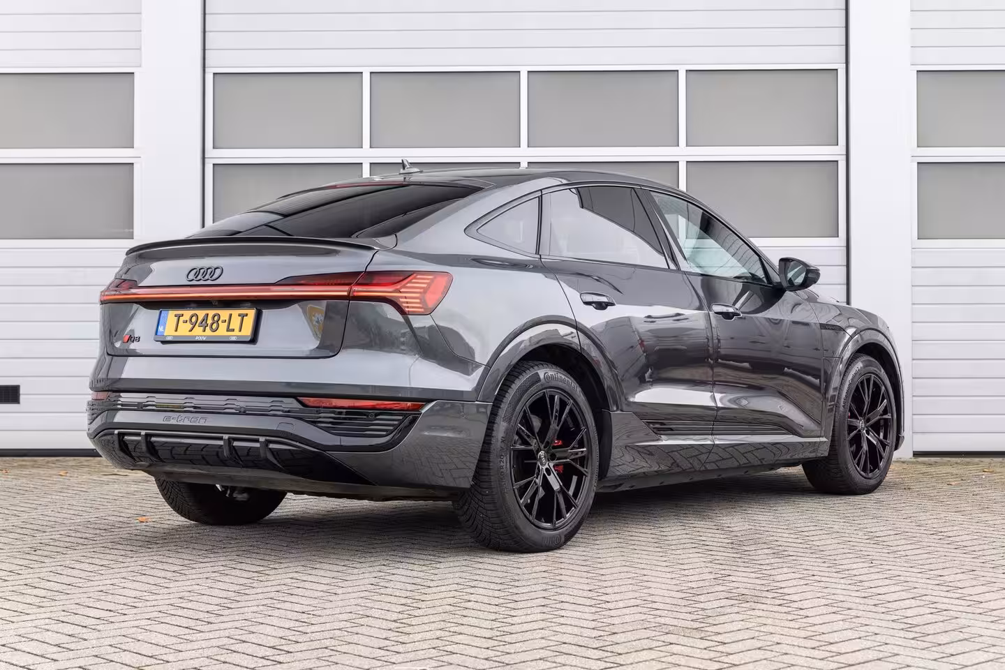 Audi Q8 Sportback e-tron 50 340pk quattro S edition 95 kWh | Panoramadak | Achteruitrijcamera | Luchtvering