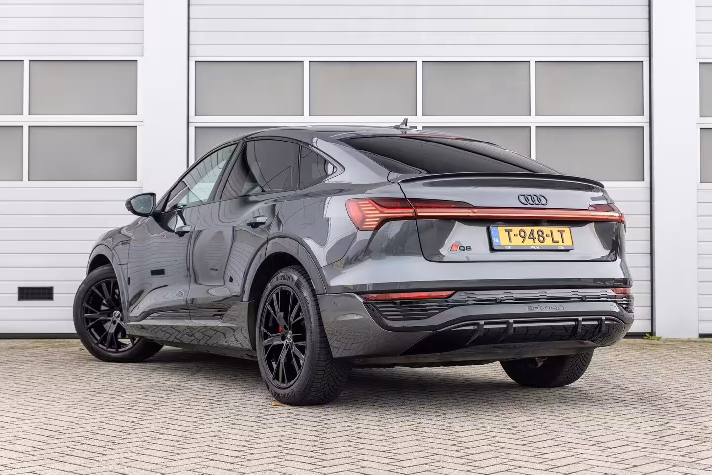 Audi Q8 Sportback e-tron 50 340pk quattro S edition 95 kWh | Panoramadak | Achteruitrijcamera | Luchtvering