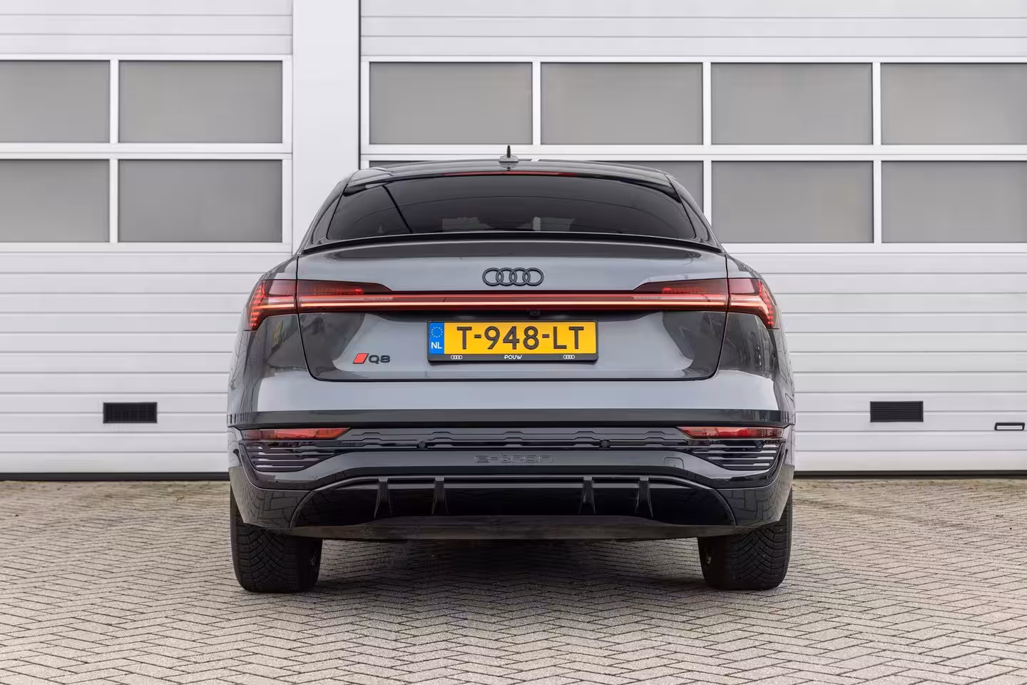 Audi Q8 Sportback e-tron 50 340pk quattro S edition 95 kWh | Panoramadak | Achteruitrijcamera | Luchtvering