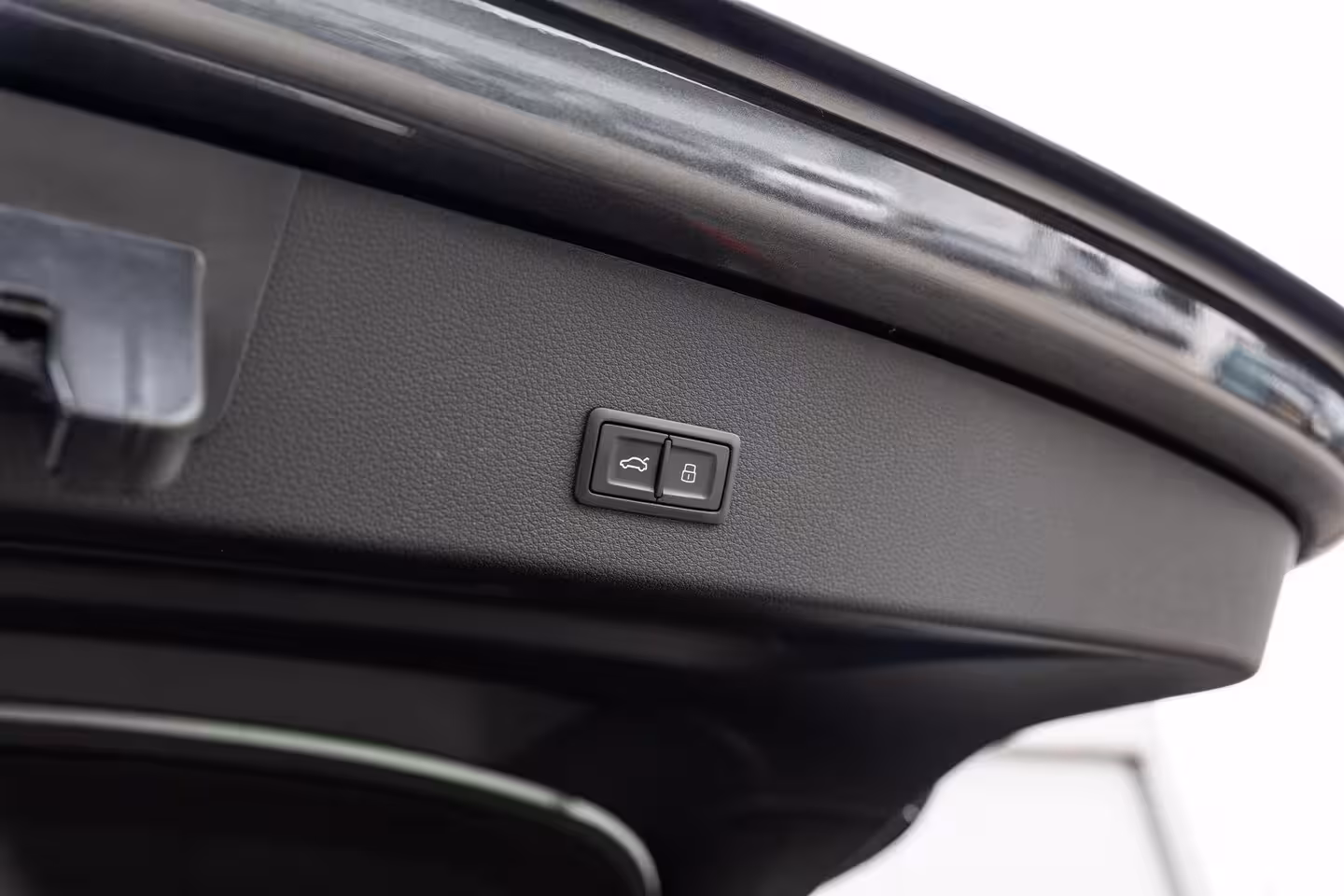 Audi Q8 Sportback e-tron 50 340pk quattro S edition 95 kWh | Panoramadak | Achteruitrijcamera | Luchtvering