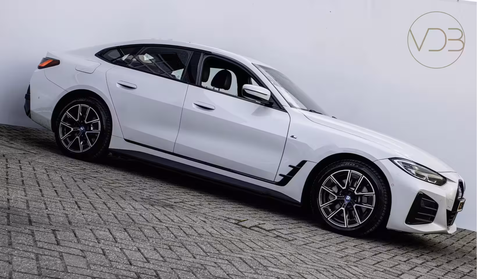 BMW i4 eDrive40 SOH 95, 4% M-SPORT High Executive 84 kWh 1e Eigenaar